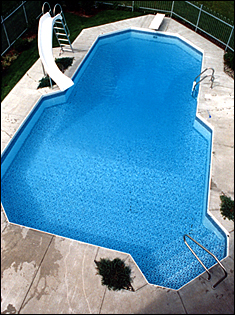 Piscine Semi-Creus&eacute;e